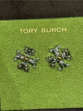 Tory Burch silver-tone pave pearl large logo stud earrings color new